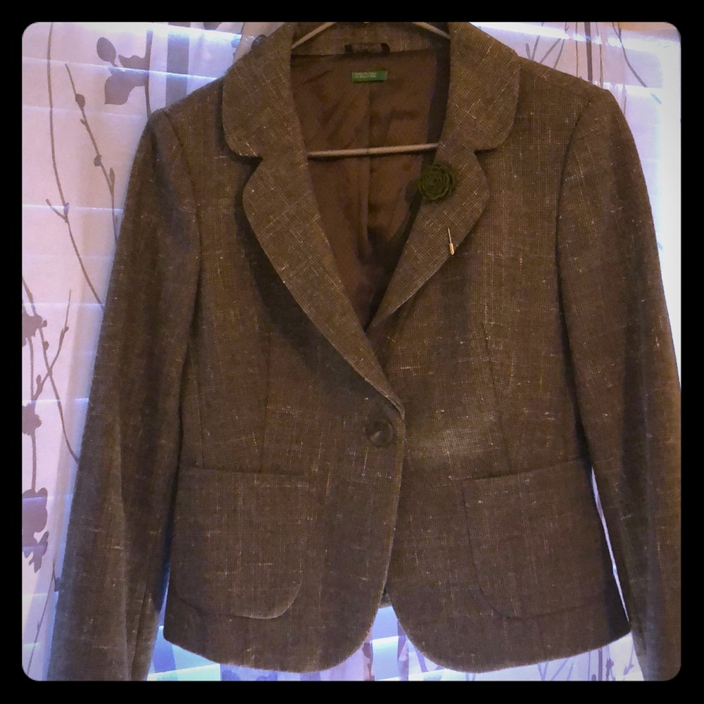 Classic cut wool blazer